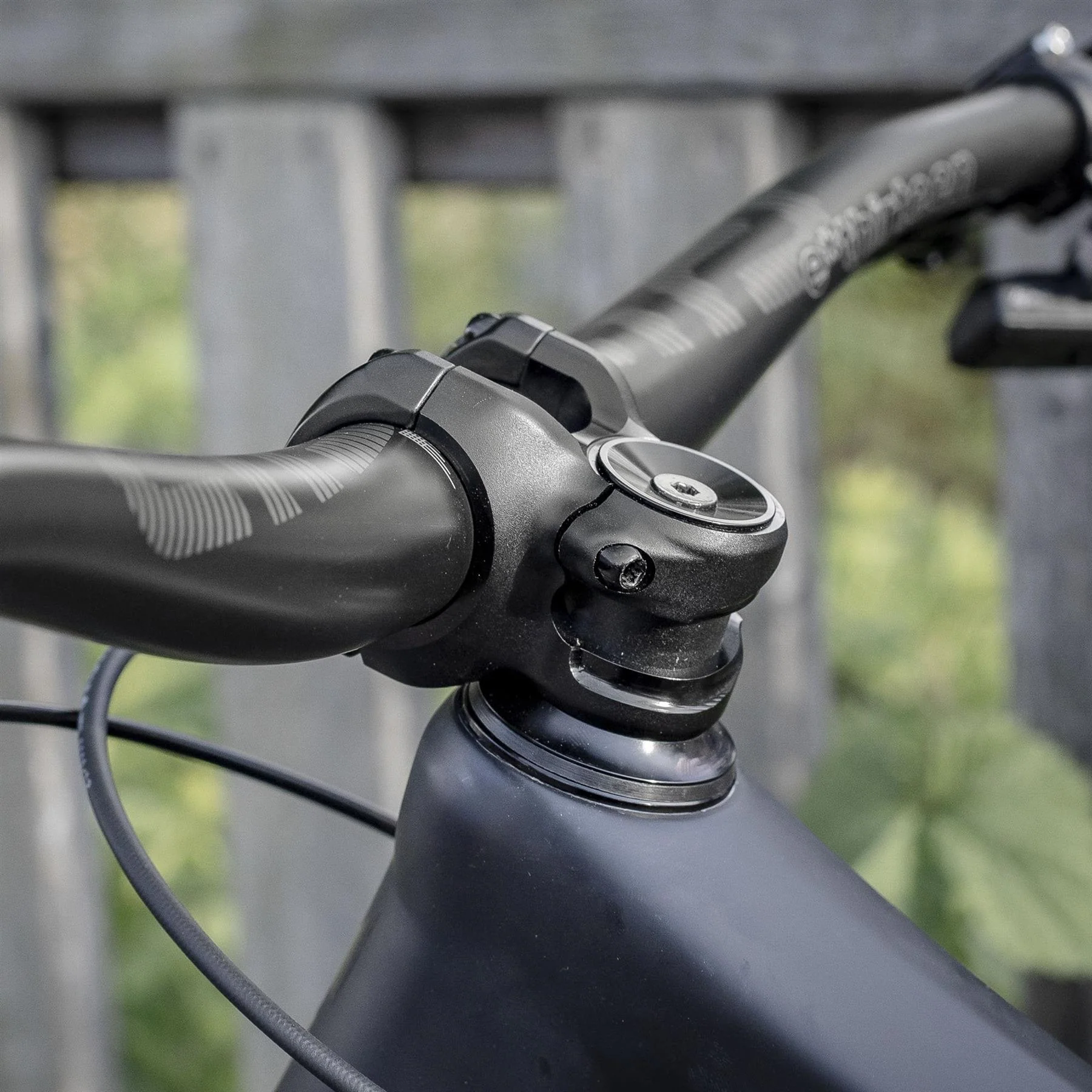 e*thirteen - Race 35 Carbon Handlebar 20mm Rise 800mm Width - Black - Image 5