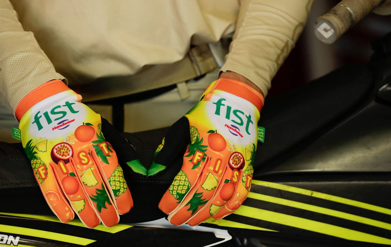 Fist - Strapped - Image 102