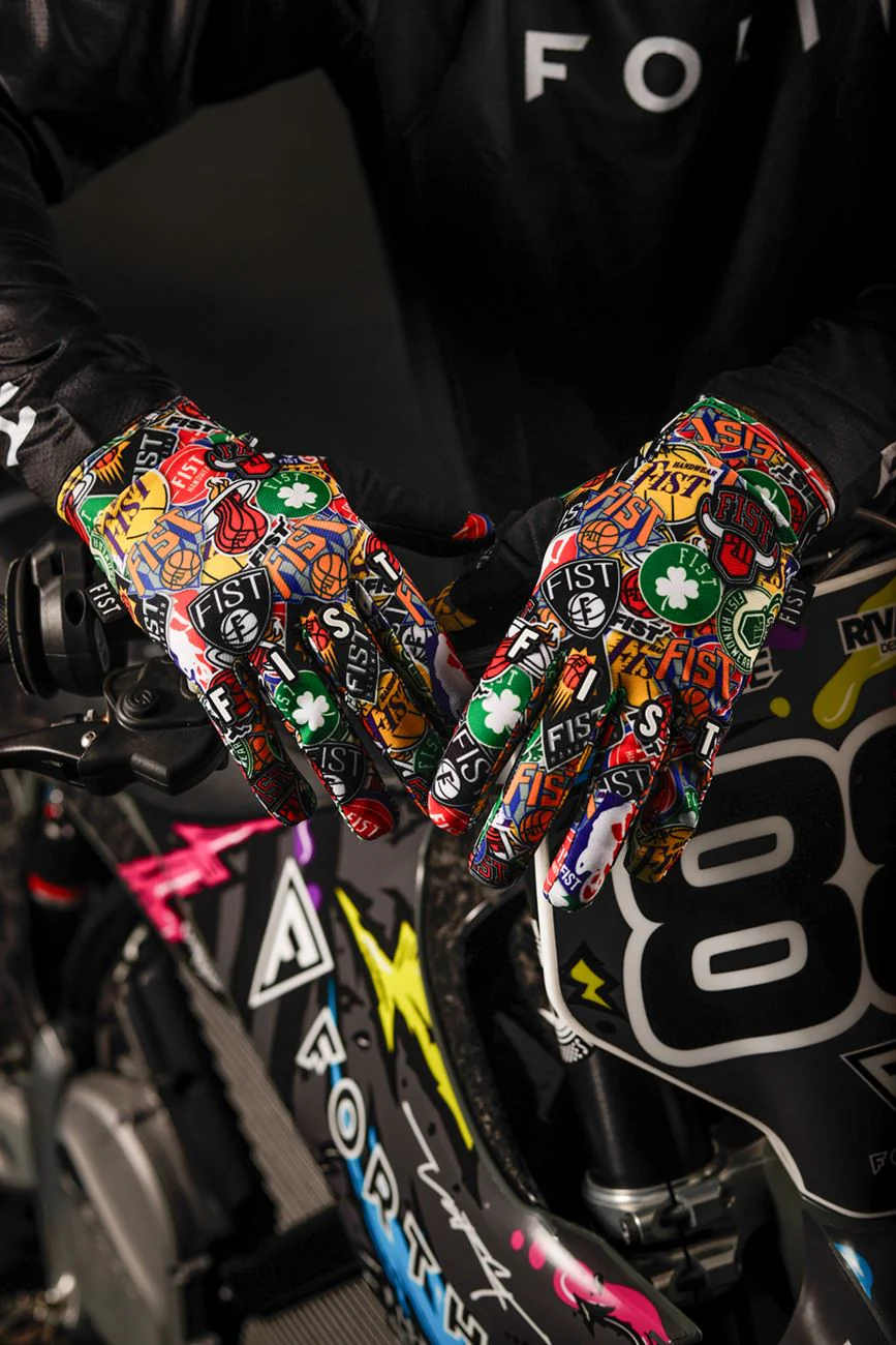 Fist - Strapped - Image 117