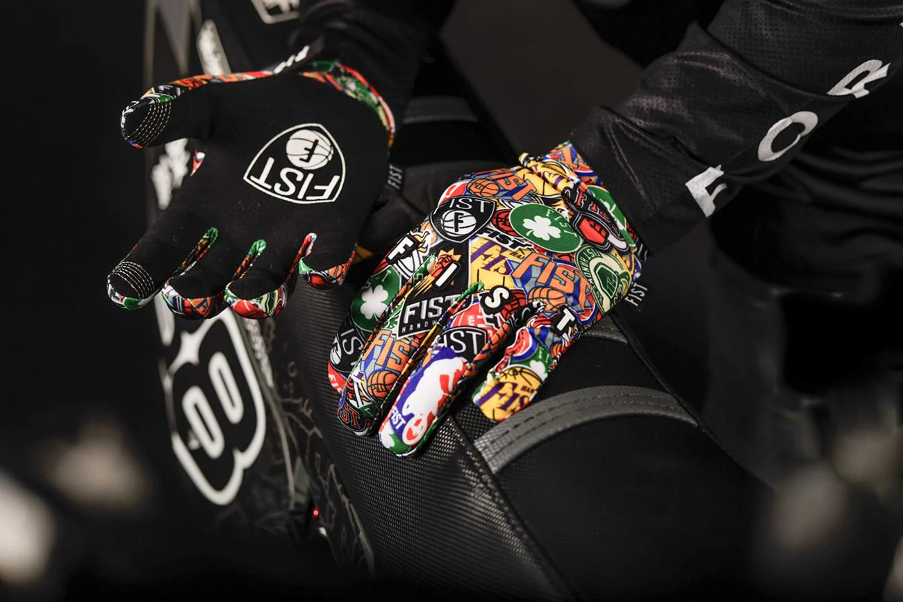 Fist - Strapped - Image 118