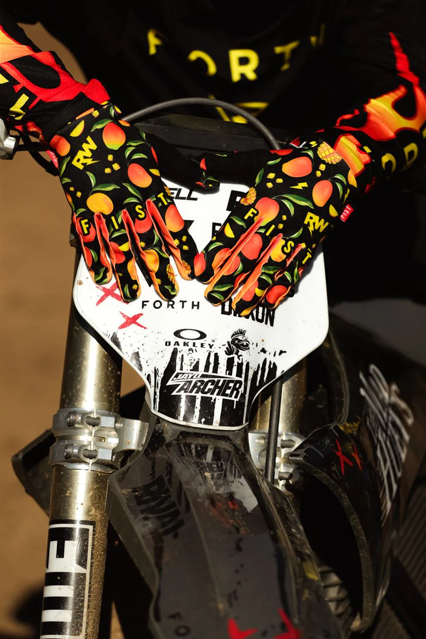 Fist - Strapped - Image 51