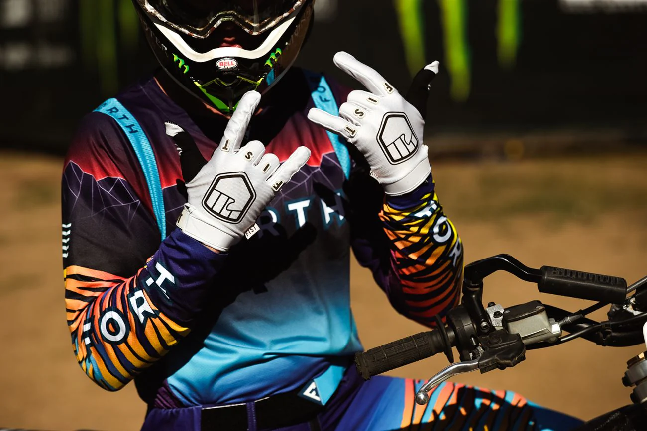 Fist - Strapped - Stocker - Image 51