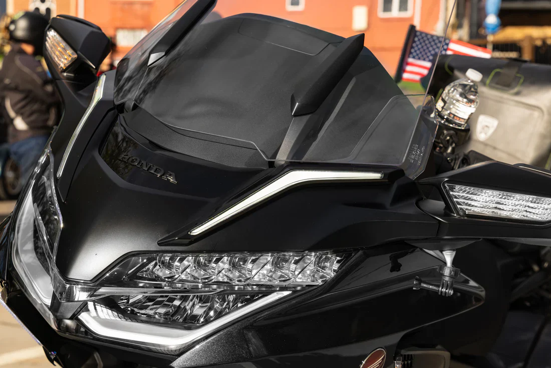 Goldstrike Strike Windshield Trim Black App to Honda Gold Wing - Image 3