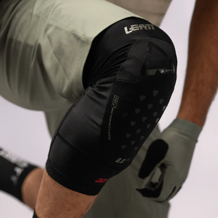 Leatt - Knee Guard 6.0 Evo Lite - Black - Image 4