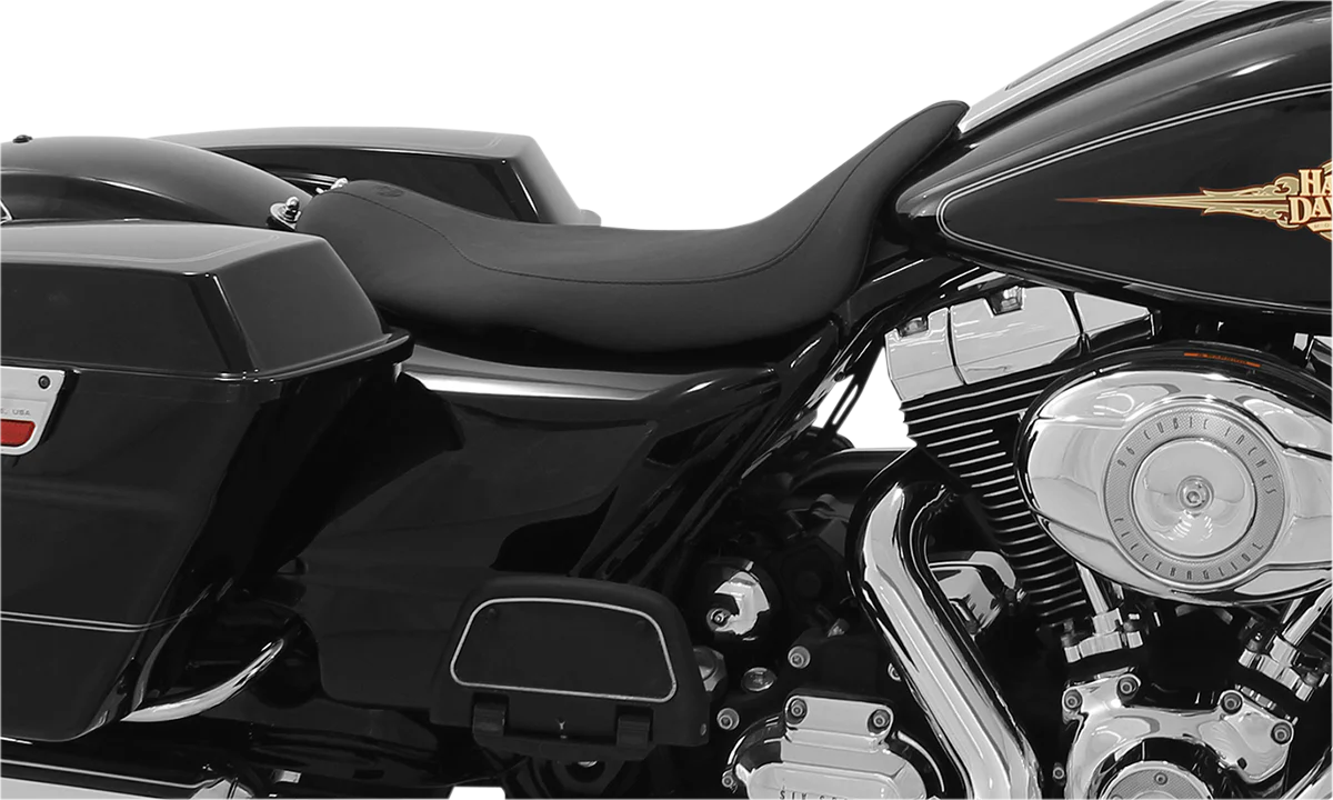 MUSTANG Runaround Solo Seat - Black - FL '08-'21 76869