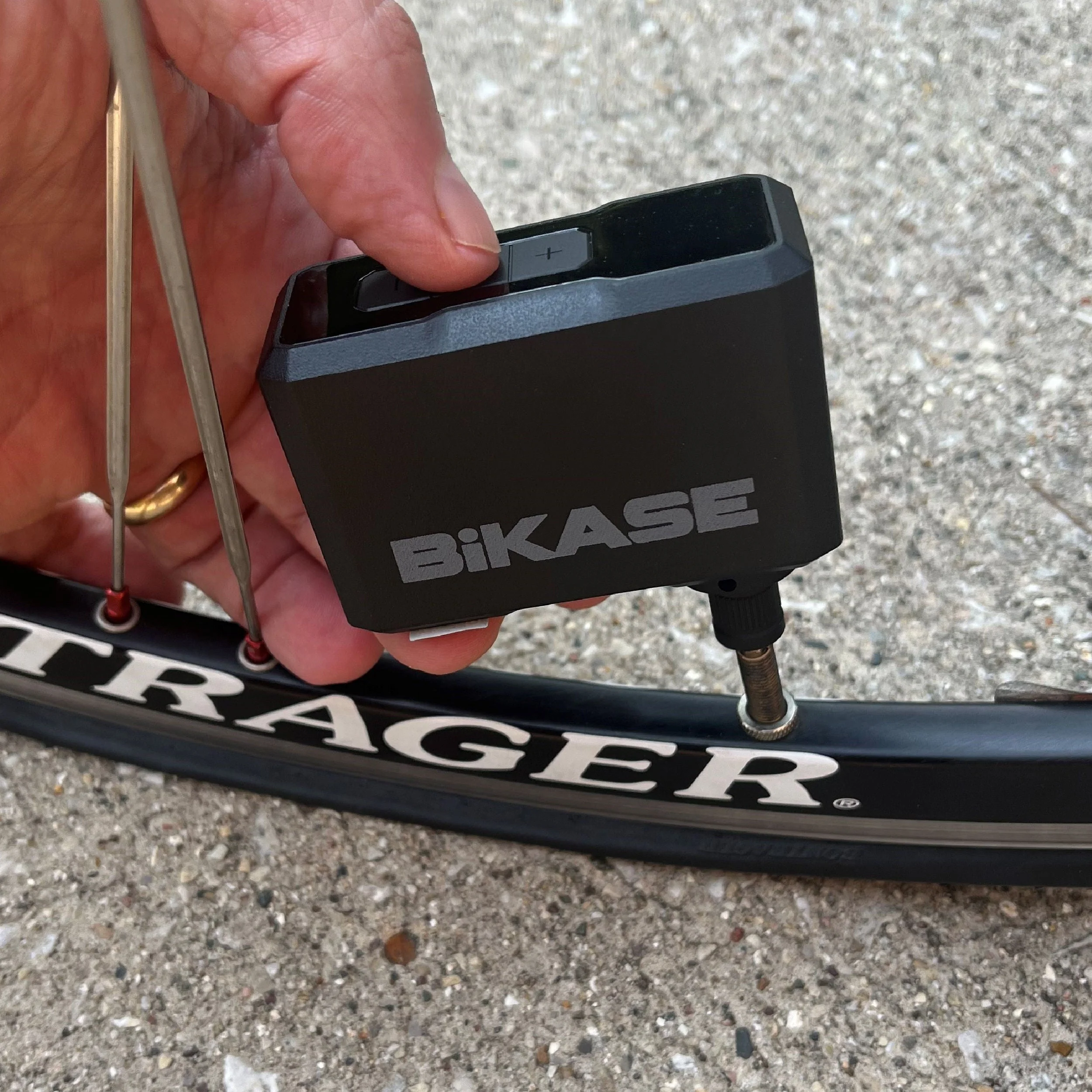 BiKASE Nano E Pump - Portable Electric Inflator - Image 2