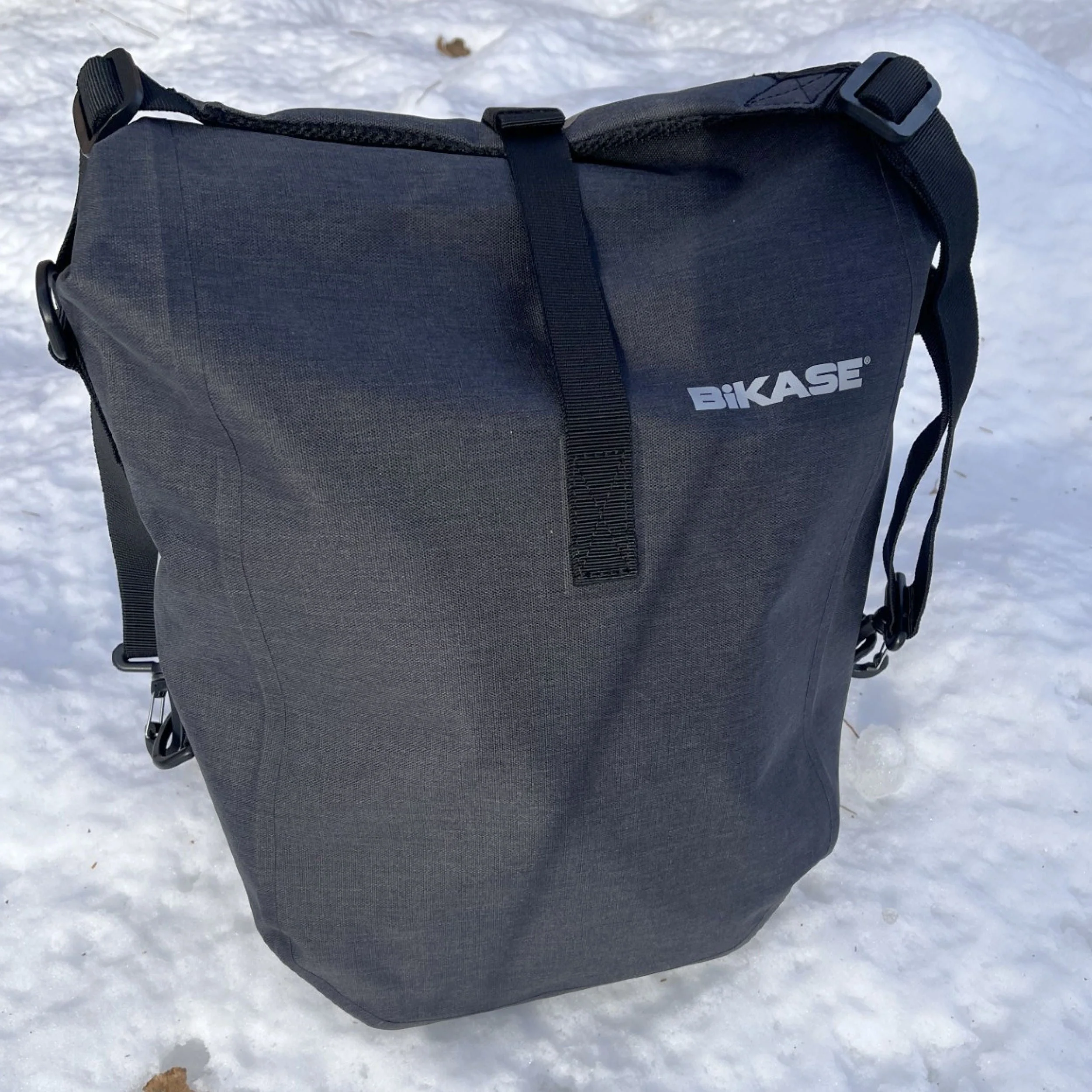 BiKASE Reggie 2 Drybag Pannier 2039 - Image 3