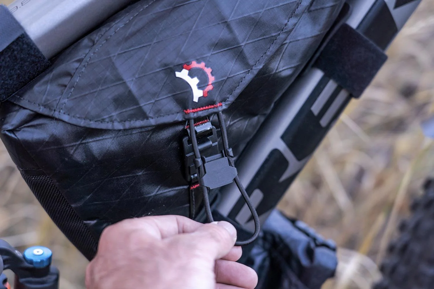 Revelate Designs Hopper Frame Bag Black - Image 7