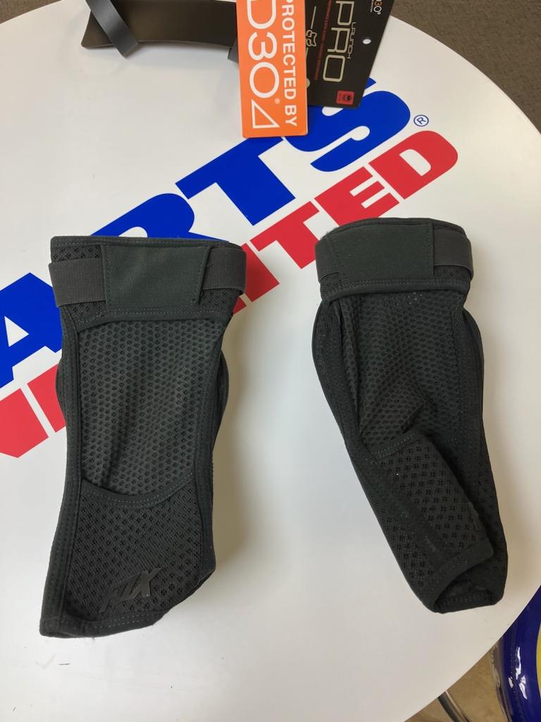 Slightly Used Fox Racing Launch Pro Elbow Guards Black MD - Image 9