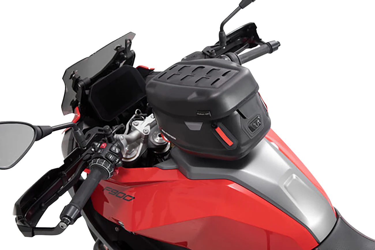 SW-MOTECH PRO Yukon Tank Bag - Waterproof - Black BC.WPB.00.022.10000 - Image 4