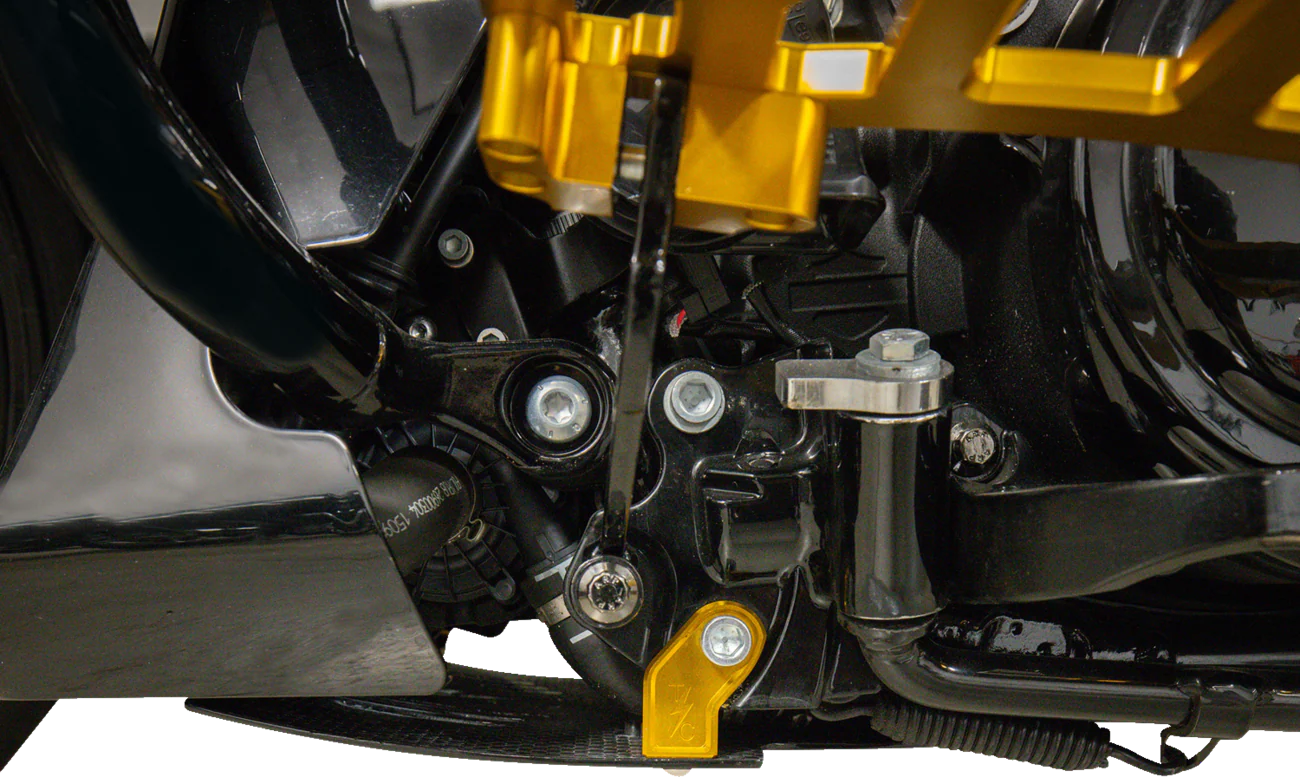 THRASHIN SUPPLY CO. Skid Plate - Carbon Fiber/Gloss - With Gold Brackets - FLHX/FLTRX TSC-3034-5 - Image 8