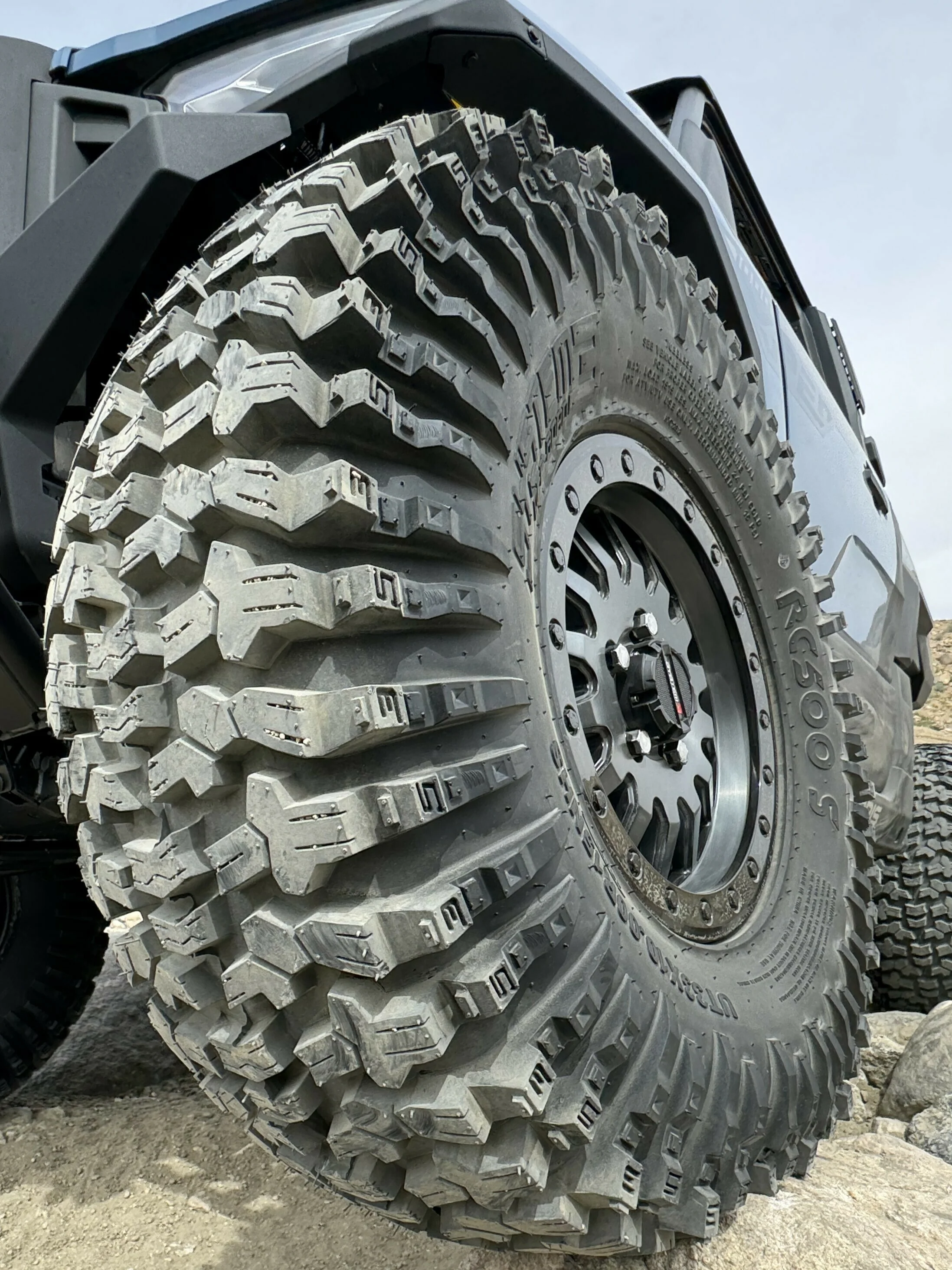 Tire Rc500s 32x10r15 - Image 2