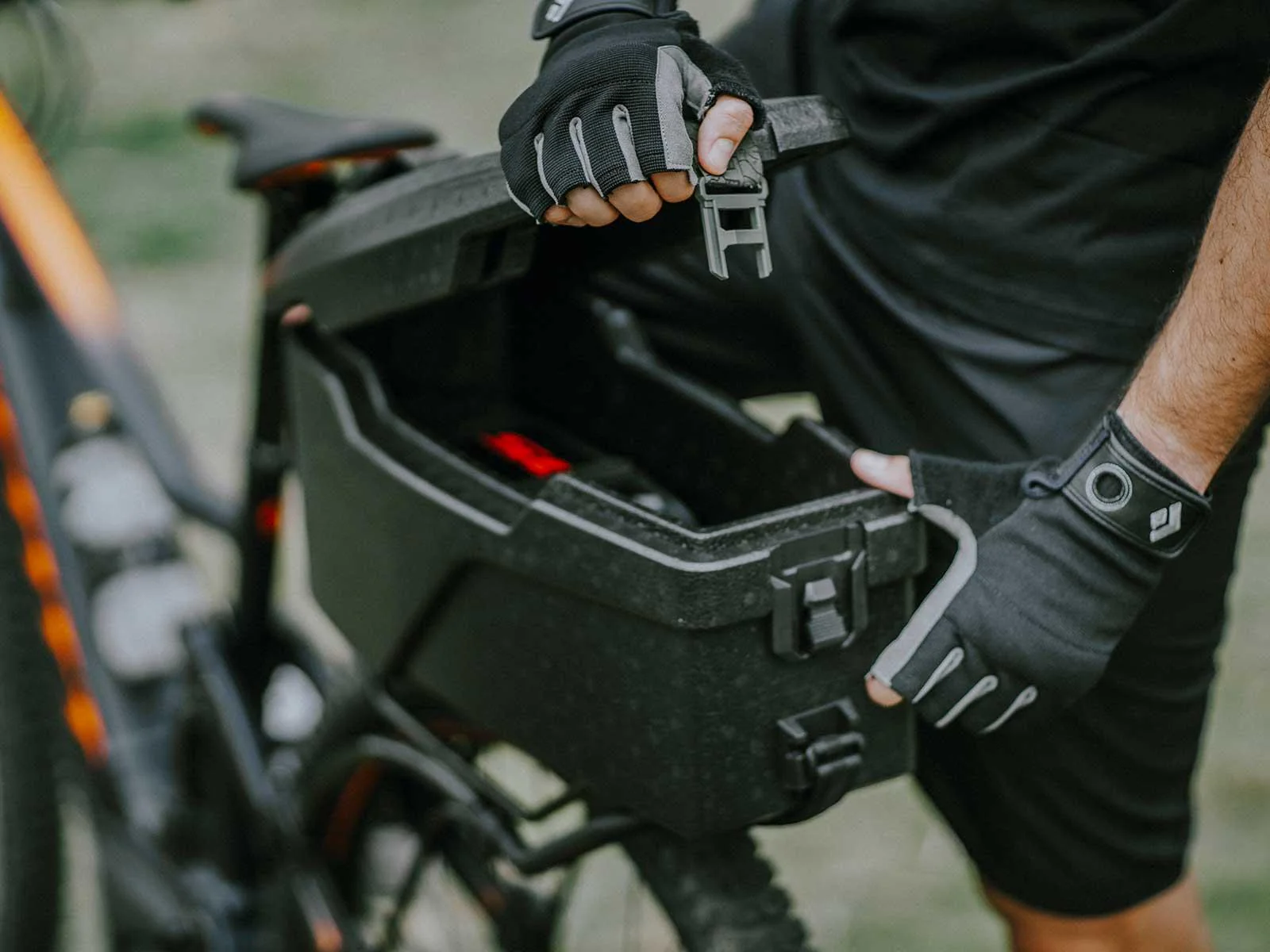Topeak E-Xplorer Trunk Box - 8.5L, Black - Image 4